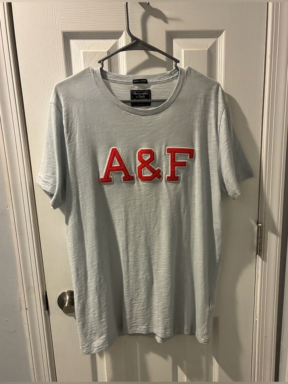 A&F Men’s Casual Short Sleeve T -Shirt. 100% Cotton in Good Condition. Size L $6